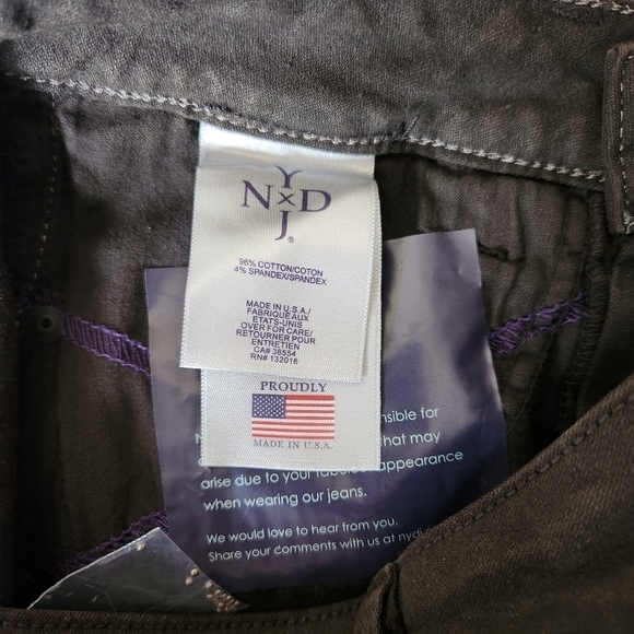NYDJ Petite Straight Fit Brown Fleur De Lis Embellished Pocket Jeans-Size 6P NWT - Picture 9 of 12